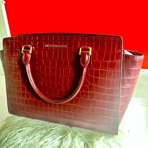 Beautiful alligator print Burgundy bag Michael Kors